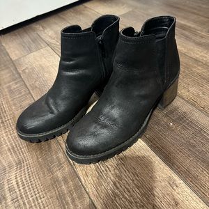 Carlos size 9 black boots